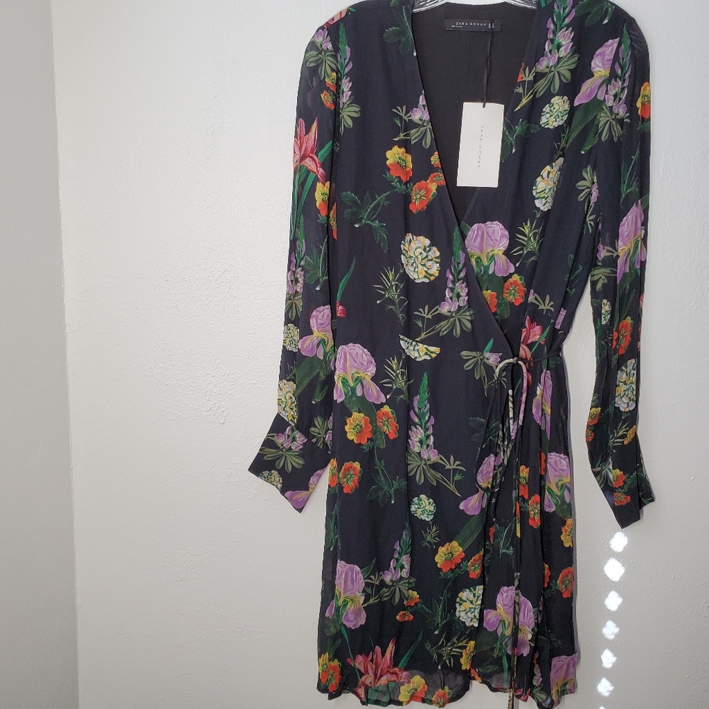 Black Floral Wrap Short Casual Dress, Sz. Med